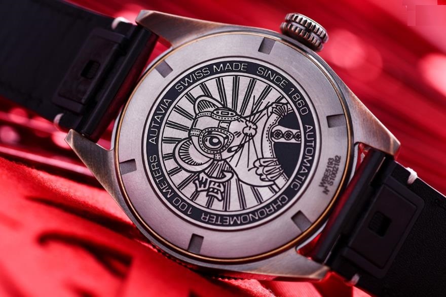 The limited replica watches have mouse pattern.
