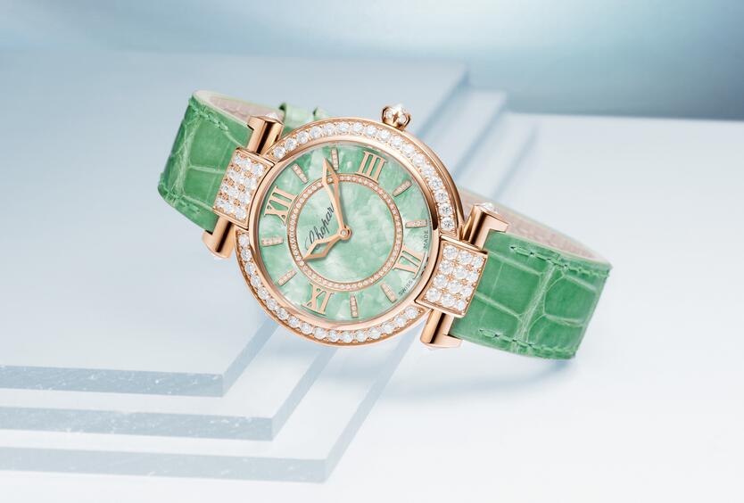 AAA replica watches are beautiful with green color.